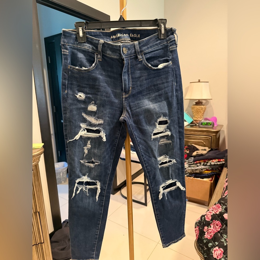 American Eagle Distressed Blue Jeans